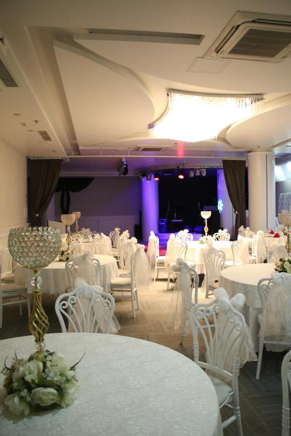 Forum Suite Otel เมร์ซีน ภายนอก รูปภาพ