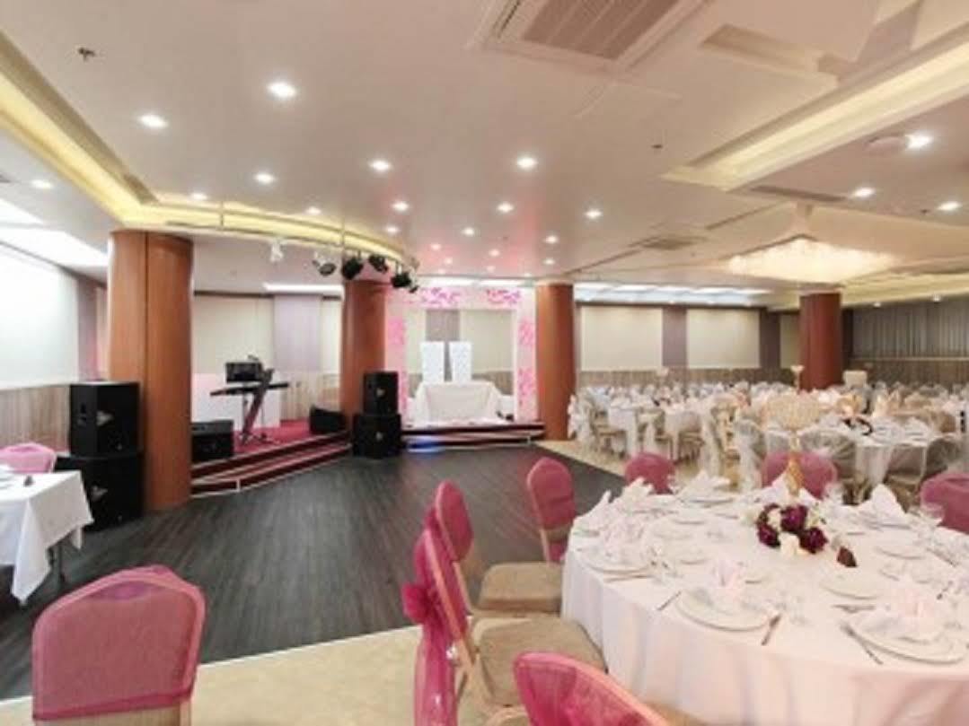 Forum Suite Otel เมร์ซีน ภายนอก รูปภาพ