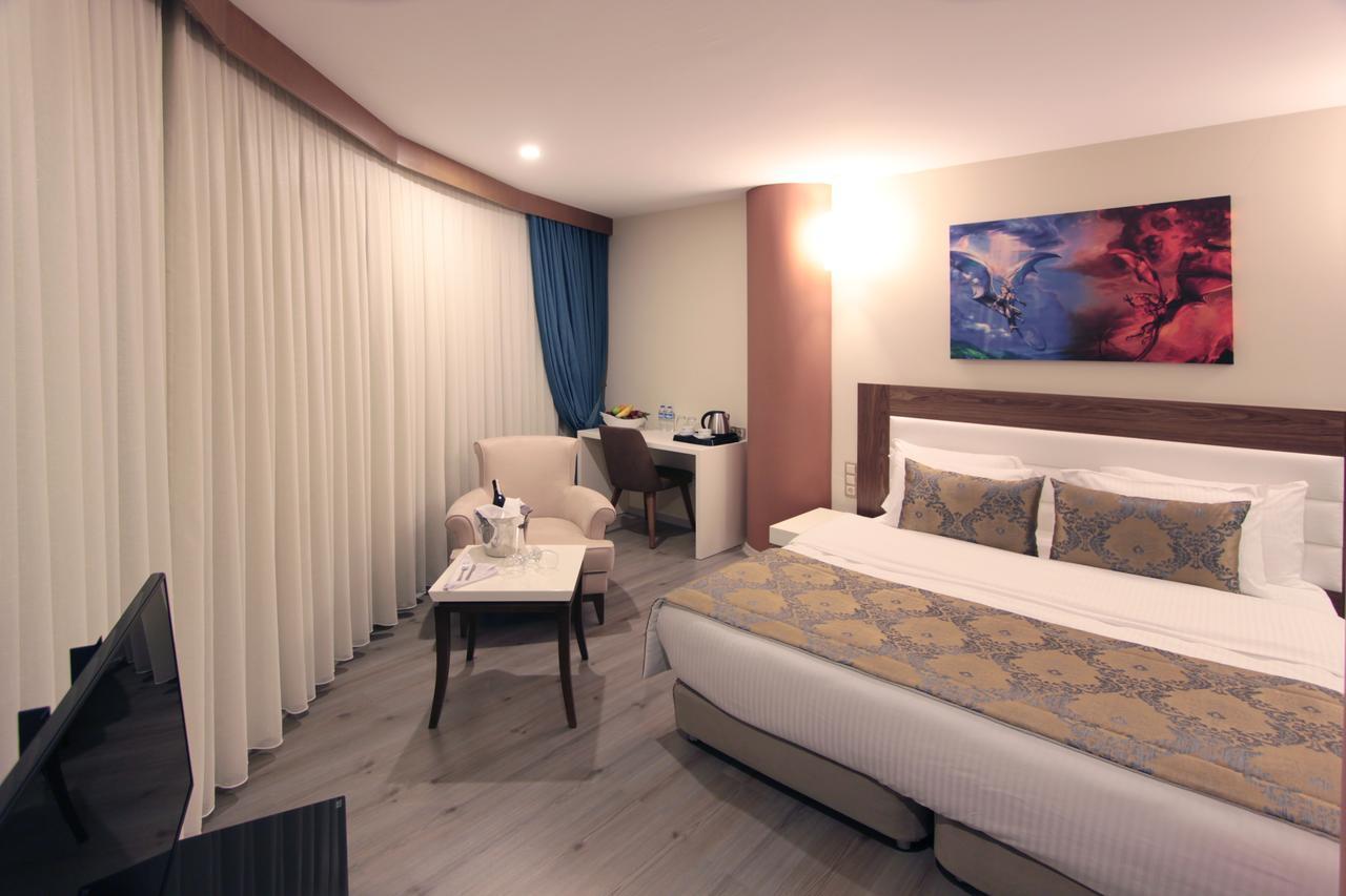 Forum Suite Otel เมร์ซีน ภายนอก รูปภาพ