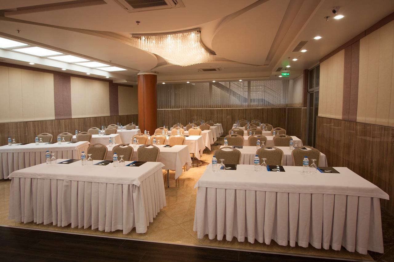 Forum Suite Otel เมร์ซีน ภายนอก รูปภาพ