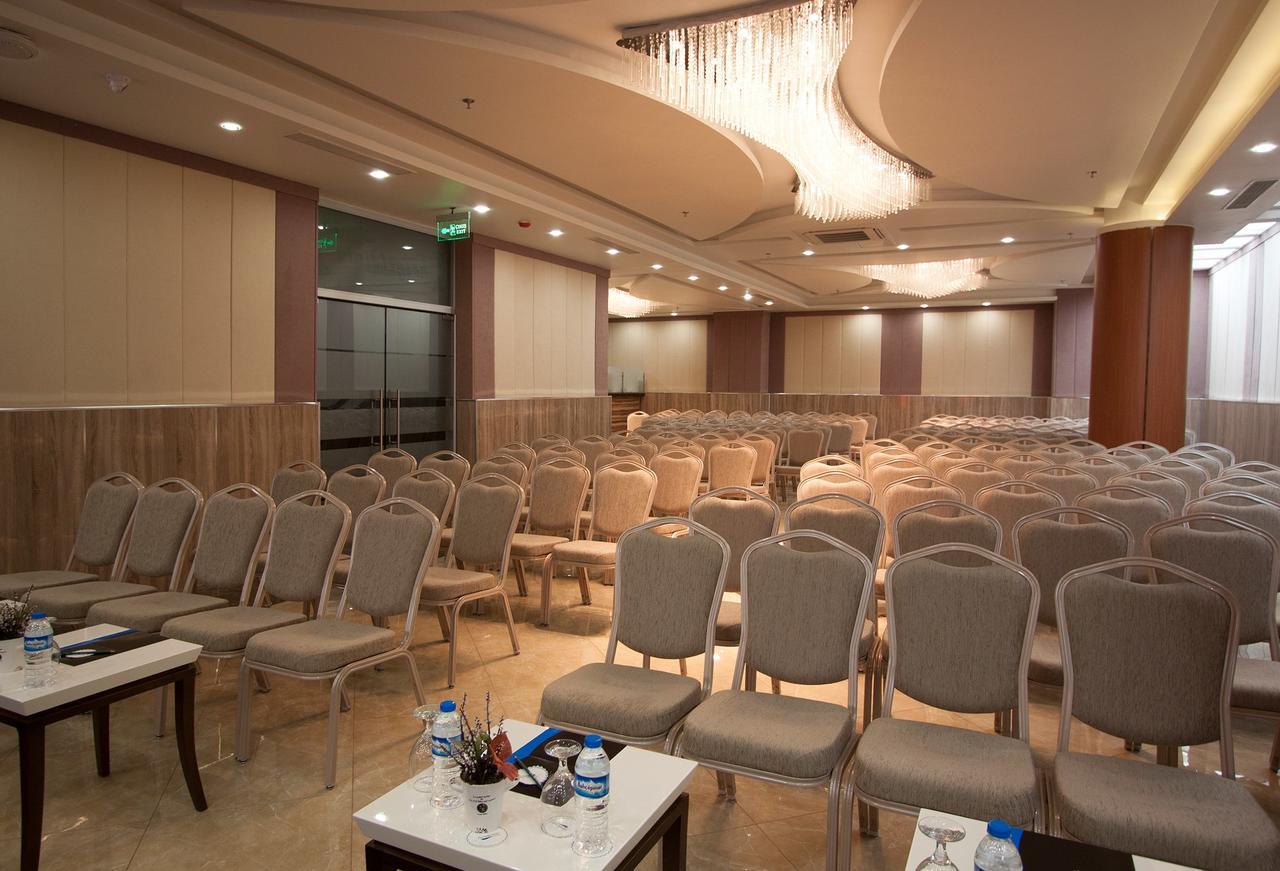 Forum Suite Otel เมร์ซีน ภายนอก รูปภาพ