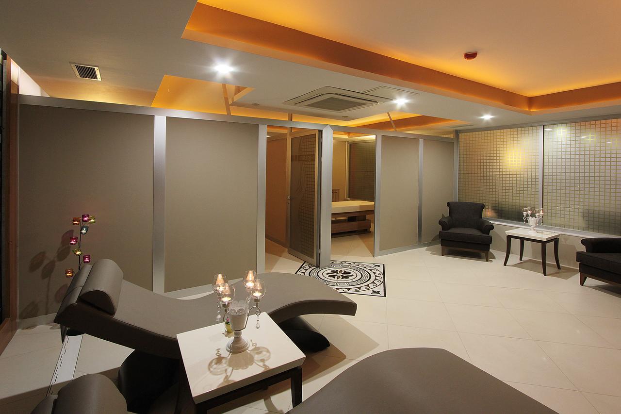 Forum Suite Otel เมร์ซีน ภายนอก รูปภาพ