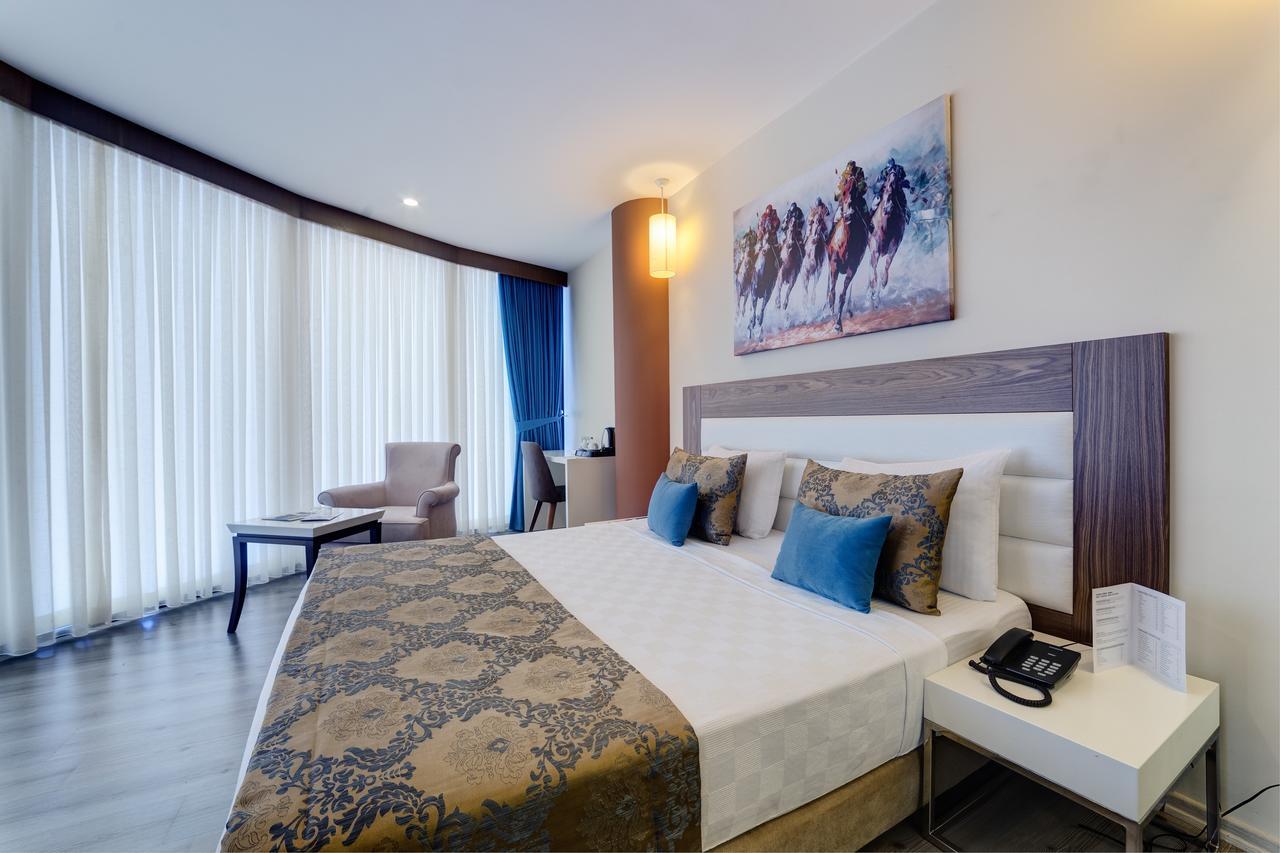 Forum Suite Otel เมร์ซีน ภายนอก รูปภาพ