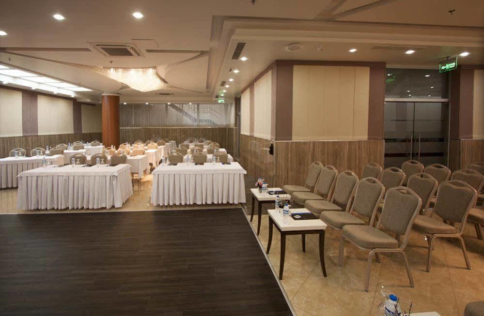 Forum Suite Otel เมร์ซีน ภายนอก รูปภาพ